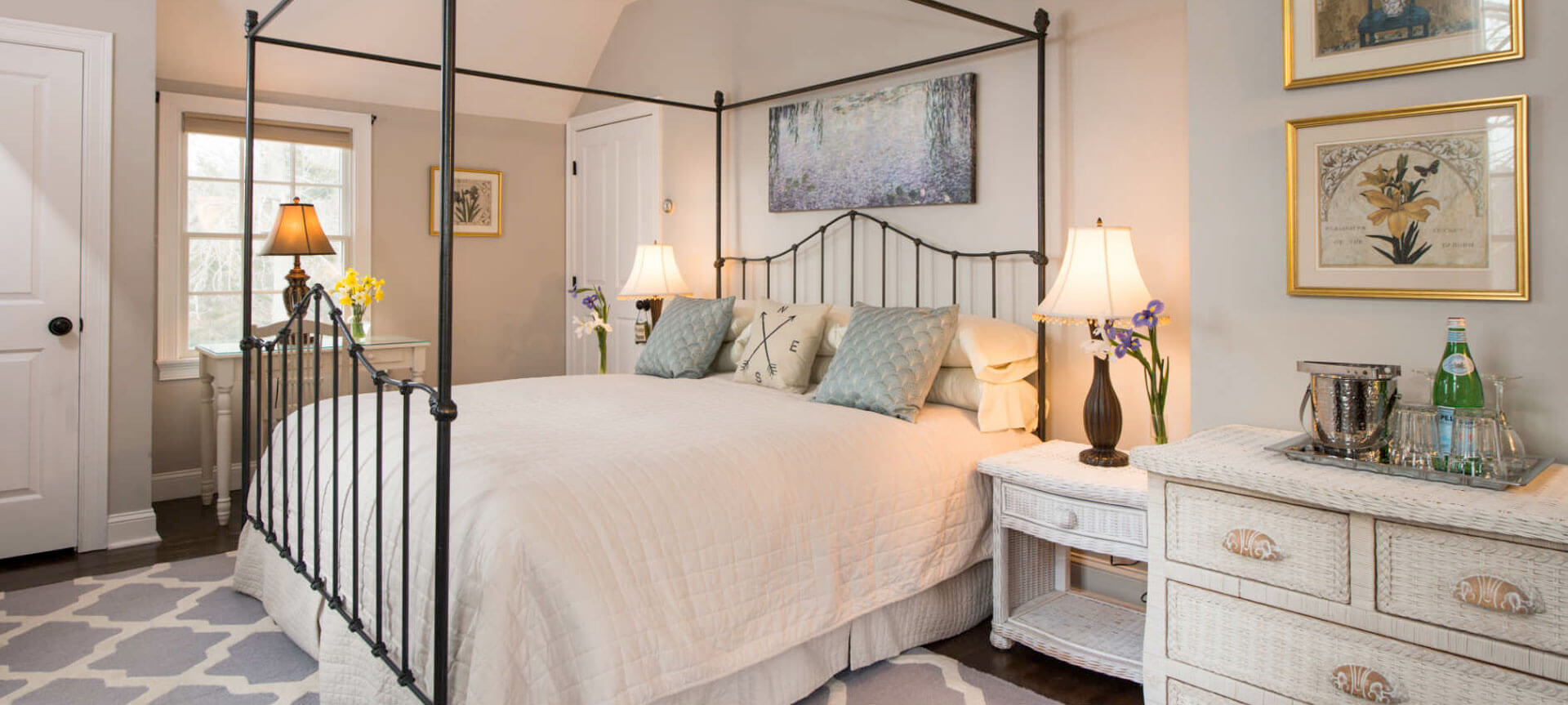 Bed Slider | Brewster By the Sea Cape Cod Inn | Brewster, MA