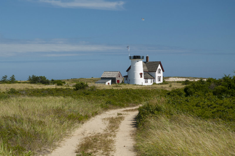 Explore Harding's Beach and Discover Stage Harbor Lighthouse | Brewster By the Sea Cape Cod Inn | Brewster, MA